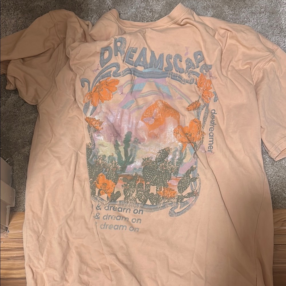 Dreamscape Graphic Tee - Peach